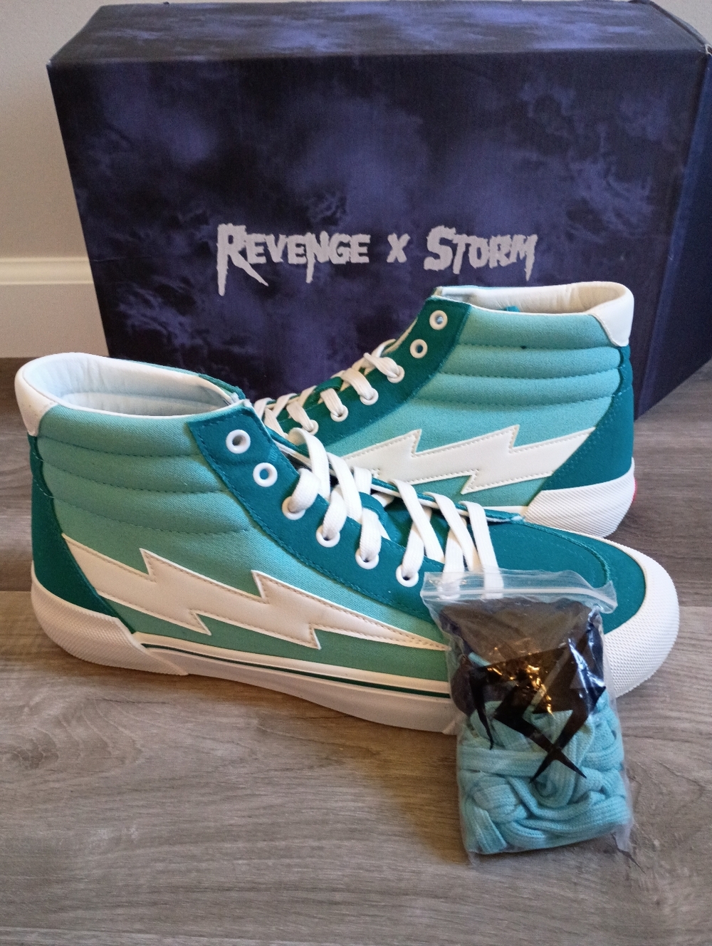 NIB REVENGE STORM Mens VOL 2 SIZE 11 TURQUOISE‎ SEA GREEN High Top Sneaker Shoes - Picture 2 of 7